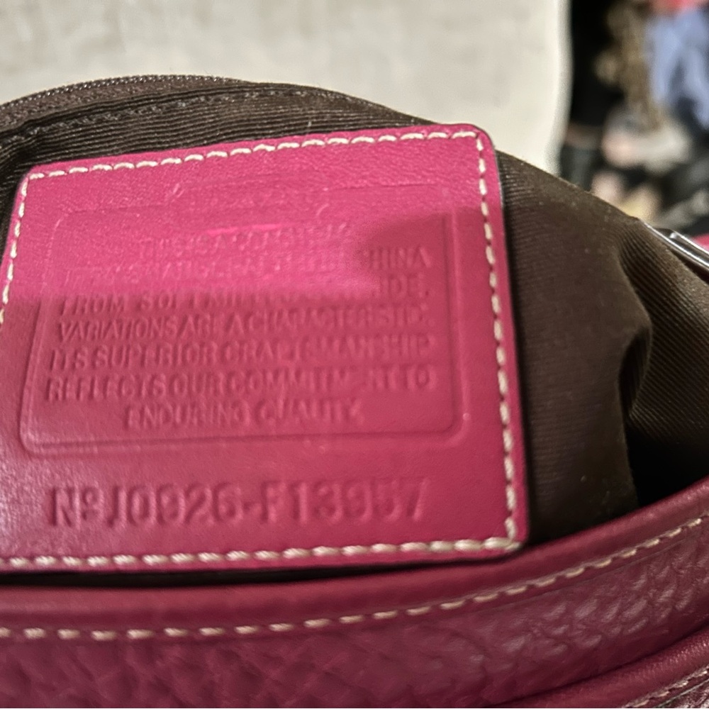 Coach Pink Leather Shoulder Bag. - Picture 6 of 9